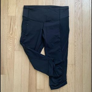 Lululemon cropped leggings.